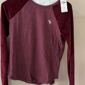 Girls Abercrombie and Fitch long sleeve size 13/14 brand new burgundy color